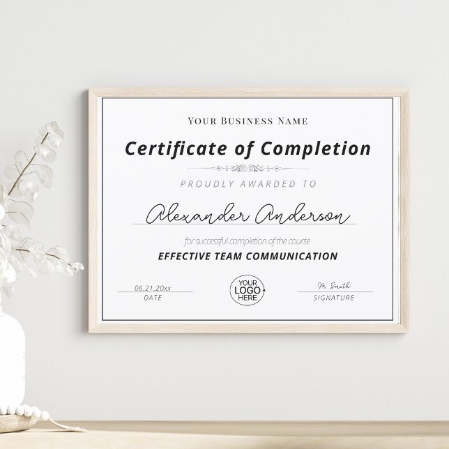 Verleihung des Award für die Vervollständigung des (Von Creator hochgeladen)