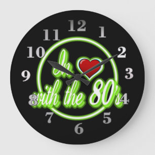 Verliebt in die 80er Retro grüne Neon-Logo-Uhr Große Wanduhr