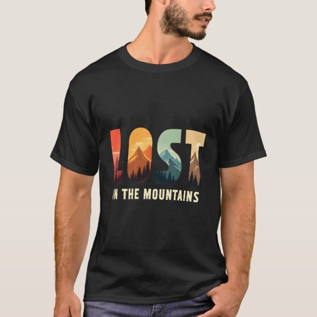 Verliert in den Bergen Retro-Abenteuer Ästhetik T-Shirt (Vorderseite)