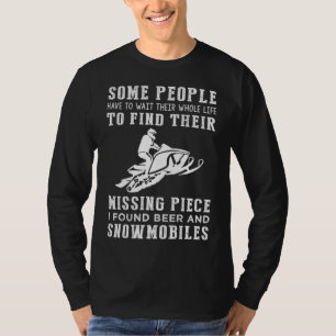 "Vermisstes Stück gefunden: Bier und Schneemobile! T-Shirt