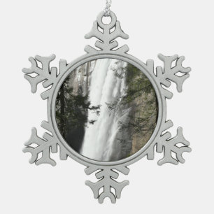 Vernal Falls III im Yosemite-Nationalpark Schneeflocken Zinn-Ornament
