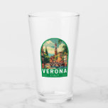 Verona Italien Reisen Kunst Vintag Glas<br><div class="desc">Verona retro Vektor Reise Design. Verona ist eine Stadt in Norditalien,  mit einer mittelalterlichen Altstadt,  die zwischen dem sich verschwindenden Etsch errichtet wurde. Es ist berühmt dafür,  dass Shakespeares "Romeo und Julia" zum Schauplatz wurde.</div>