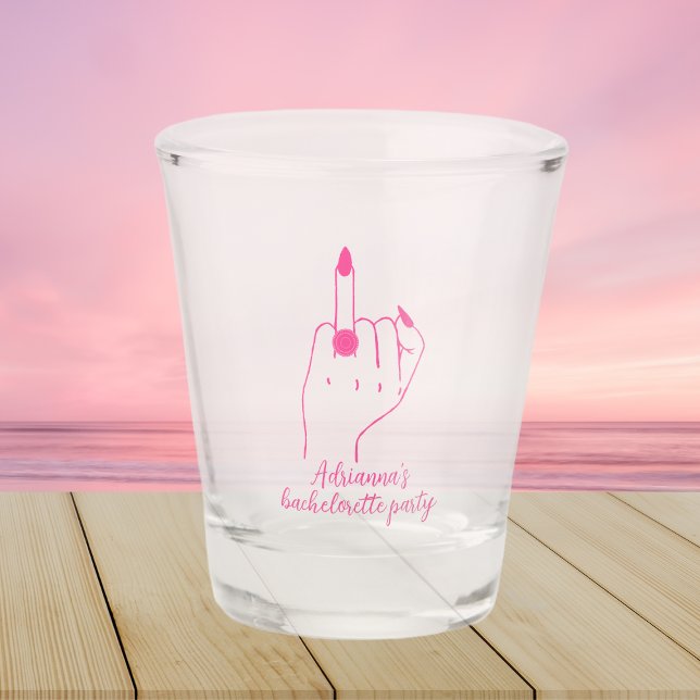 Verre A Shot Amusant moderne Bachelorette Fête de mariée (Funny Modern Bachelorette Party Bride Ring Finger Shot Glass)