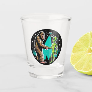 Verre A Shot Bigfoot rencontre un Alien
