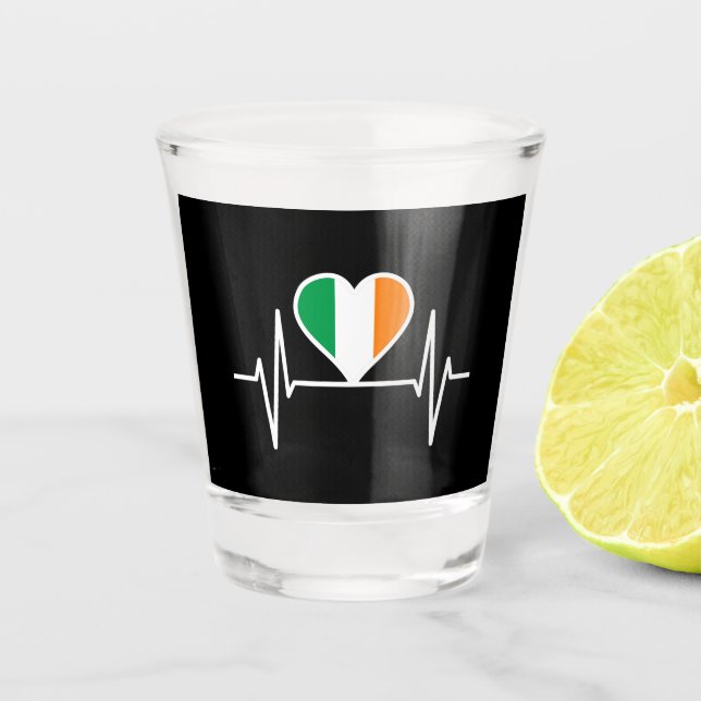 Verre A Shot Bouton de coeur du drapeau irlandais (Devant)