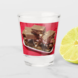 Verre A Shot Chocolat Cherry Marshmallow Fudge Sur Une Plaque