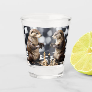 Verre A Shot Deux Otters Jouant Aux Échecs,