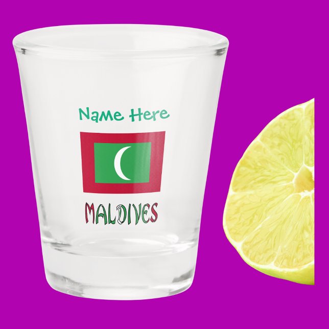 Verre A Shot Drapeau des Maldives vert Personnalisé (Shot glass with the Maldivian flag and the word MALDIVES below. Add a name above.)