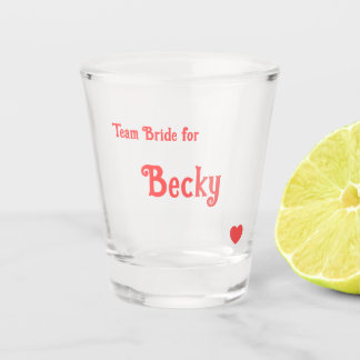 Verre A Shot Équipe de la mariée au cœur rouge vif