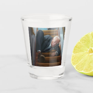 Verre A Shot La Force aérienne : Joe Biden tombe