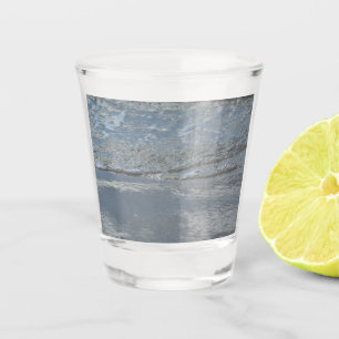 Verre A Shot L'eau sur la plage Photographie Abstraite