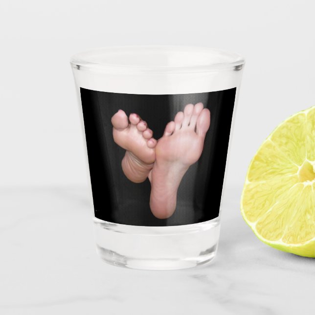 VERRE A SHOT LES PIEDS DE MIKAYLA (Devant)