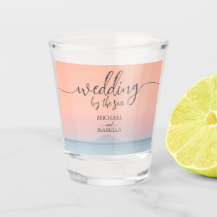 Verre A Shot Mariage en bord de mer sous le soleil couchant