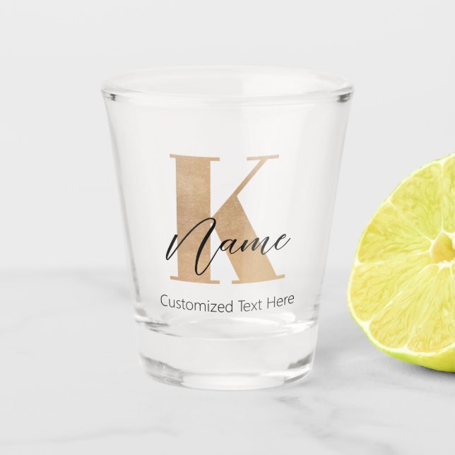 Verre A Shot Monogramme moderne Initiale K & Nom Personnalisé (Devant)