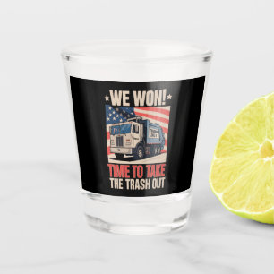 Verre A Shot Nous avons gagné du temps pour sortir les poubelle