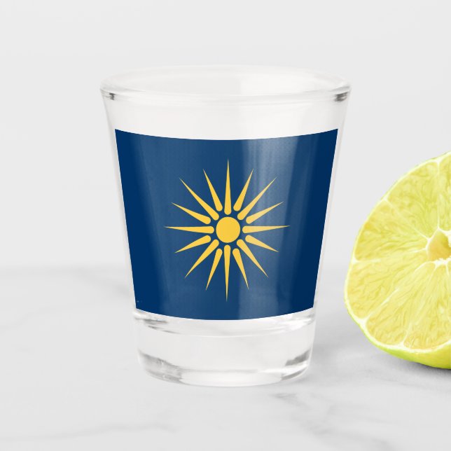 Verre A Shot Patriotic shot glass with flag of Macedonia (Devant)