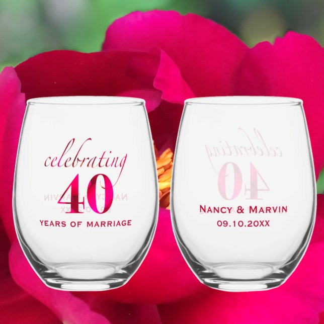 Verre À Vin Sans Pied Personnalisé 40e anniversaire Ruby Rose Keepsaké (Add couples names and 40th wedding anniversary date for stylish ruby red rose keepsake wine glasses.)