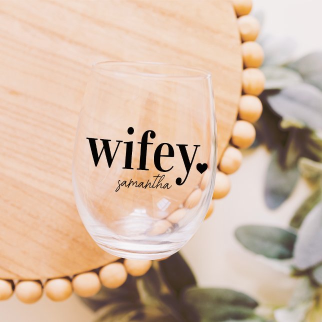 Verre À Vin Sans Pied WIFEY | Nom personnalisé Nouveaux mariés (Créateur téléchargé)
