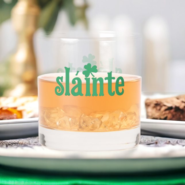 Verre À Whisky Jour de la Saint Patrick Slainte Cheers (St Patricks Day Slainte Cheers Whiskey Glass from Ricaso. Fun Irish themed glass for St Paddy's Day)