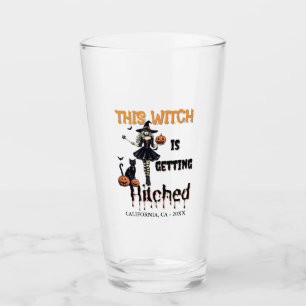 Verre Bachelorette d'Halloween Cette sorcière est en tra