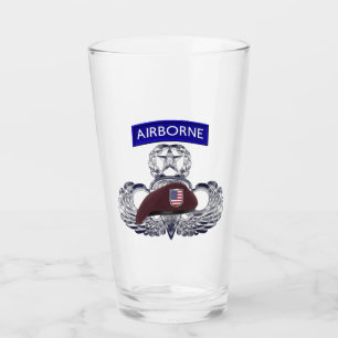 Verre Béret aéroporté légendaire et ailes de saut