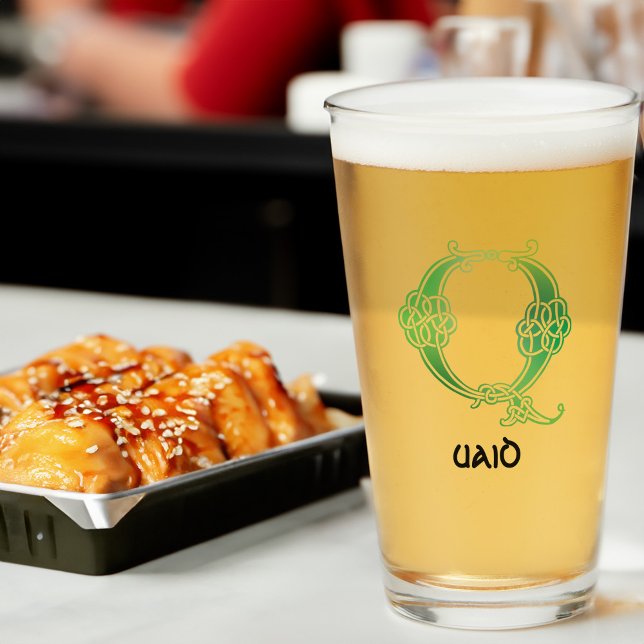 Verre Capitale décorative du noeud celtique du 16e siècl (Créateur téléchargé)