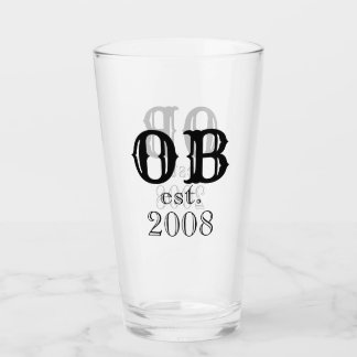 Verre d'anniversaire avec initiale de monogramme