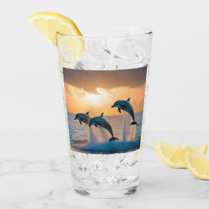 Verre Des Dauphins Majestueux Tournent Au Coucher Du Sol