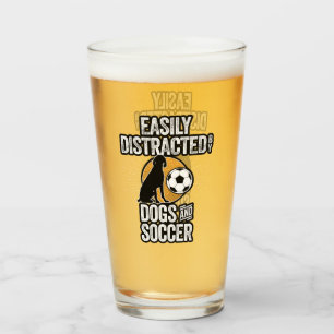 Verre Facilement distrait par les chiens et le football