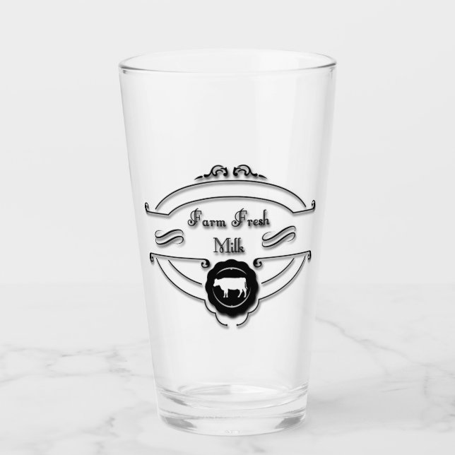 Verre frais de boissons de lait de ferme (Devant)