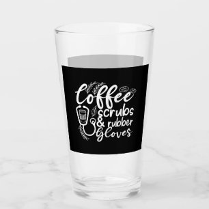 Verre gommes à café et gants en caoutchouc drôle infirmi