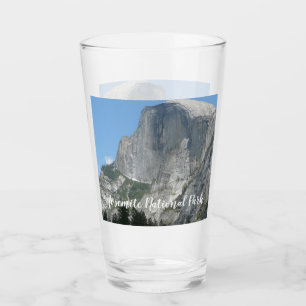 Verre Half Dome vu de côté dans le parc national de Yose