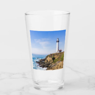 Verre Phare sur la colline bleu ciel maison blanche océa