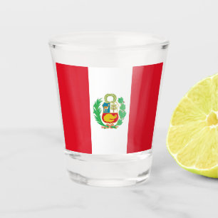Verre photographié patriotique avec drapeau du Pér