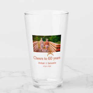 Verre rouge ou noeud papillon félicitations pour les 60