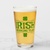 Shamrock de l'équipe de boisson irlandaise