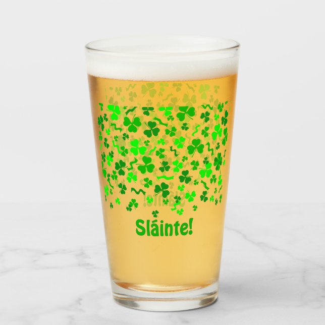 Verre Sláinte Lucky Irish Shamrocks Personalized Pint (Dos (rempli))