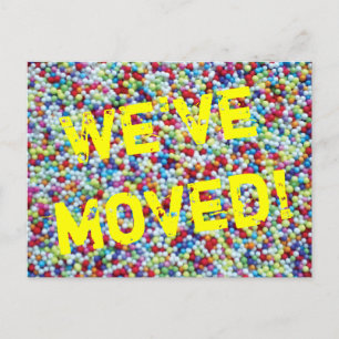 Verschieben der Postkarte mit bunten Süßigkeiten