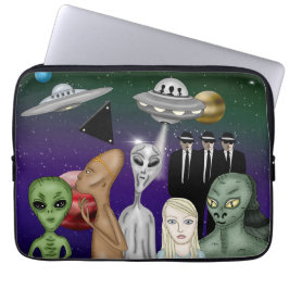 Verschiedene Alien Art, UFO, Planeten Artwork Laptopschutzhülle
