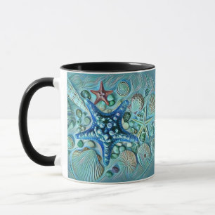 Verschiedene Arten tropischer Meeresmuscheln in bl Tasse