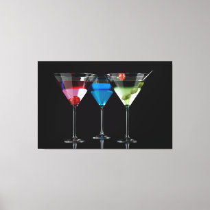 Verschiedene Cocktails in Martini-Brillen auf schw Leinwanddruck