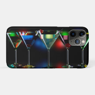 Verschiedene Cocktails in Martini Brillen mit Lich Case-Mate iPhone Hülle