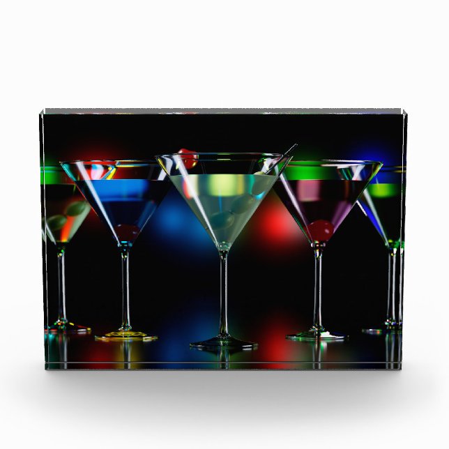 Verschiedene Cocktails in Martini Brillen mit Lich Fotoblock (Vorderseite)