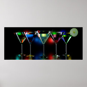 Verschiedene Cocktails in Martini Brillen mit Lich Poster