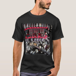 Verschiedene Steckdosen in einer Werkzeugschublade T-Shirt