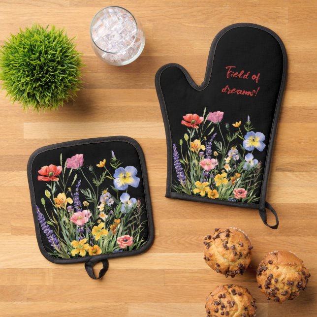 Verschiedenes Feld von Wildblumen auf schwarz Ofenhandschuh & Topflappen-Set (Oben Unten)
