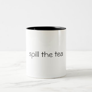 verschütten Sie den Tee Zweifarbige Tasse