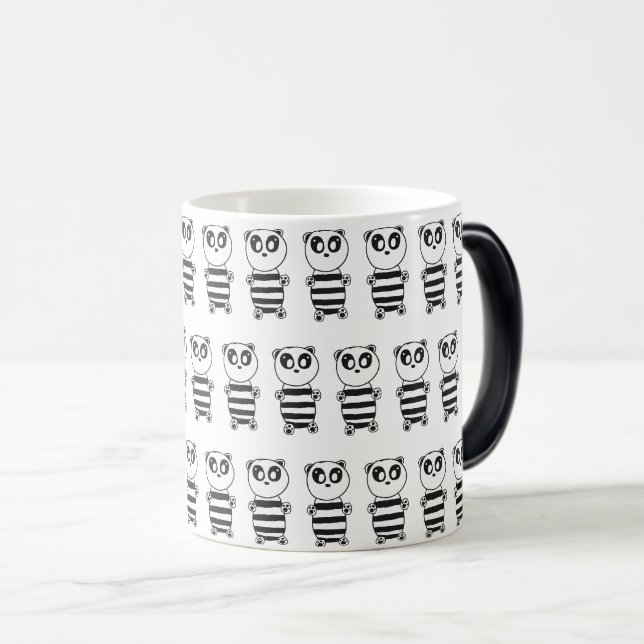 Verspielte Schwarz-Weiß-Panda-Kunst Verwandlungstasse (VorderseiteRechts)