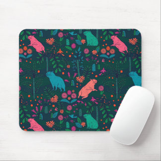 Verspieltes Capybara im Wald – Tropisches nahtlose Mousepad