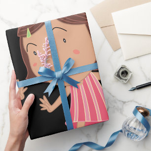 Verspieltes kleines Mädchen im rosa gestreiften Kl Geschenkpapier